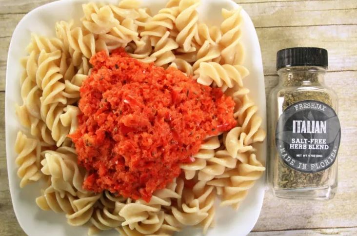 Hillary's Red Pepper Spaghetti Sauce on Rotini