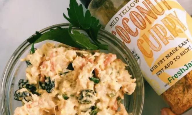 Chicken salad seasoned with curry powder